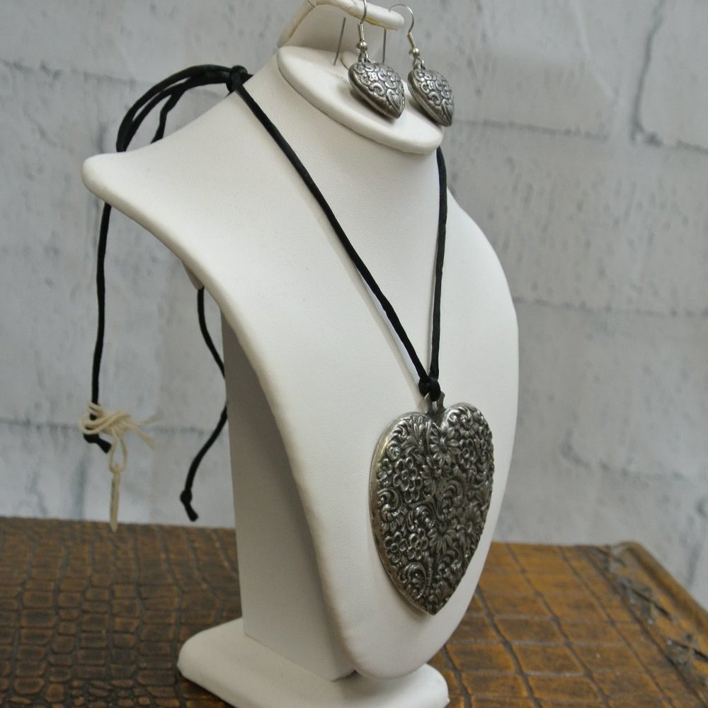 Pressed Tin Heart and Matching Earrings - Picture 3 of 7